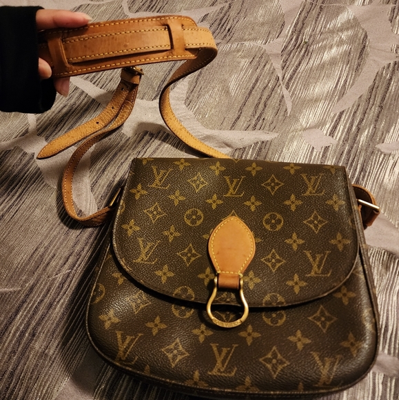 Louis VuittonSaint Cloud GM Cross Body Bag - Picture 8 of 11